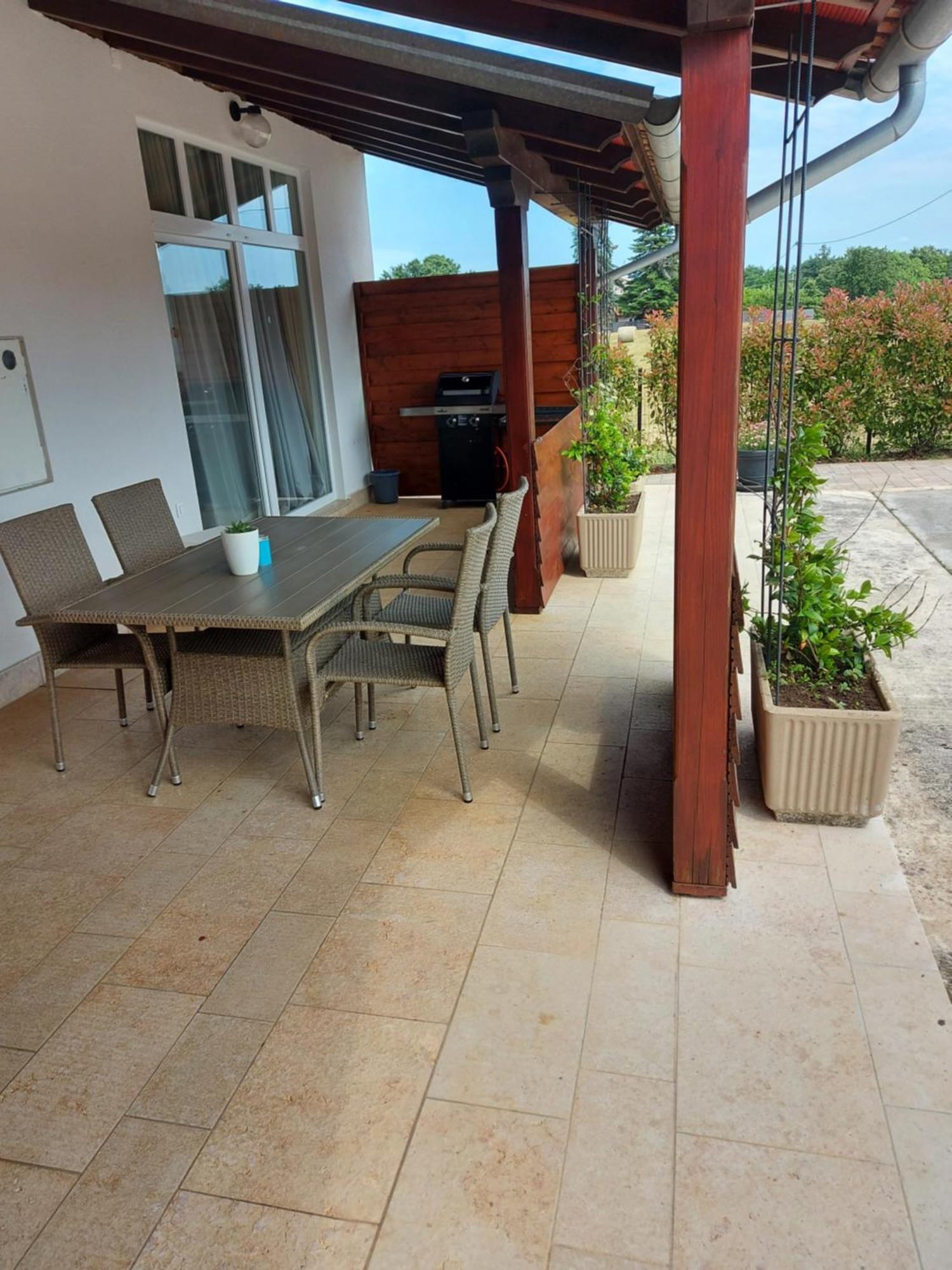 Guest House Flora Pazin Rum bild